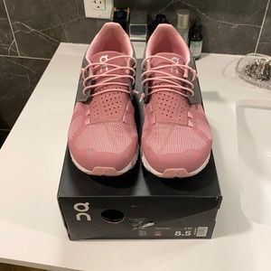 On Cloud Running Shoes - Size 8.5 Women’s - Charcoal Rose